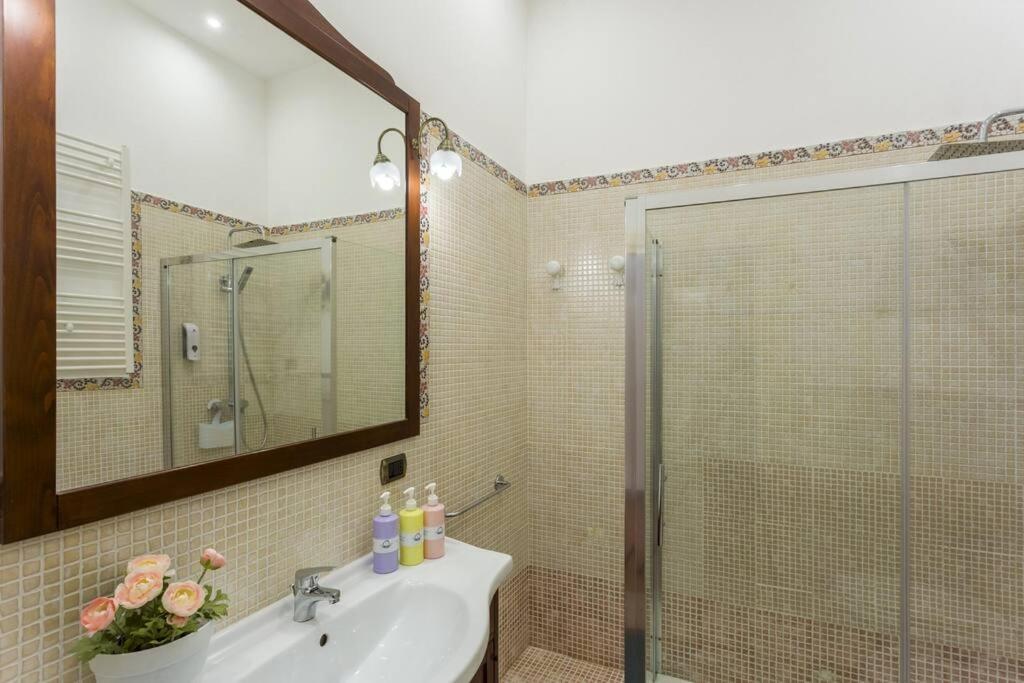 Dimora Donna Vittoria Apartment Bari Exterior foto